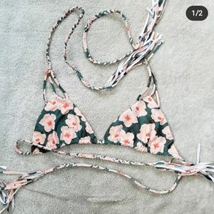 Acacia Swimwear Tunnels Top - M